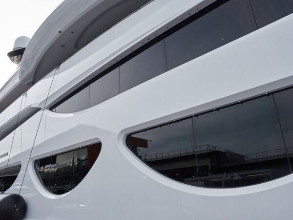 Bostik Simson MSR FT Siyah 600 ml Marin Uygulamalar İçin Yüksek İlk Tutuşlu Elastik Yapıştırıcı ve Mastik